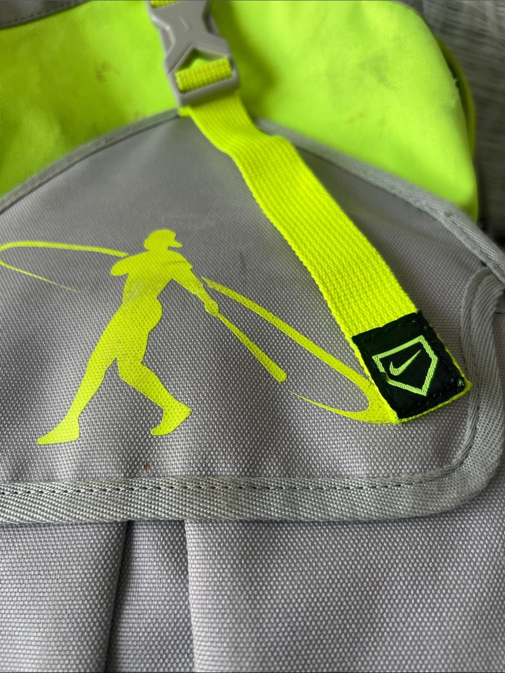 Nike Swingman Men’s Backpack in Neon Yellow and Light Gray (Baseball) - Picture 14 of 14
